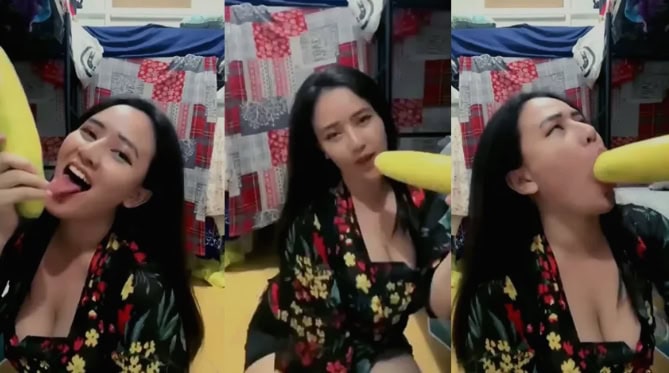 Wiwik Berlian Ochi Mainin Payudara Nyepong Timun Besar